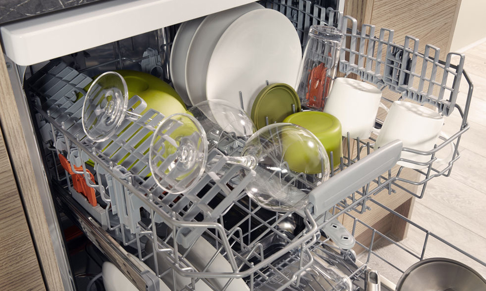 Hotpoint dishwasher interior