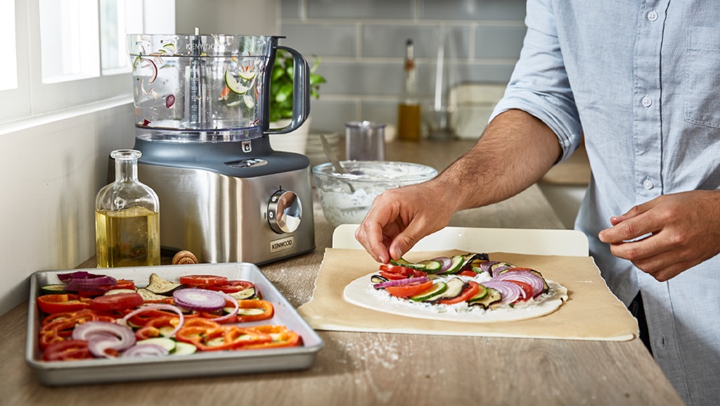 Frø acceleration en anden Review: Kenwood MultiPro Compact Food Processor - Latest News and Reviews -  Hughes Blog