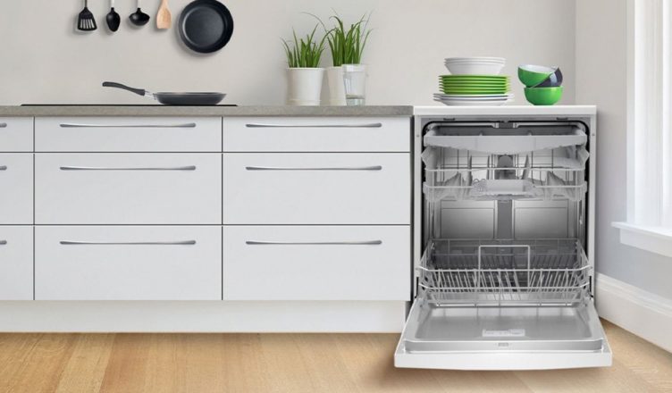 Bosch Series 2 SMS2HVW66G 13 Place Setting WiFi Enabled Dishwasher